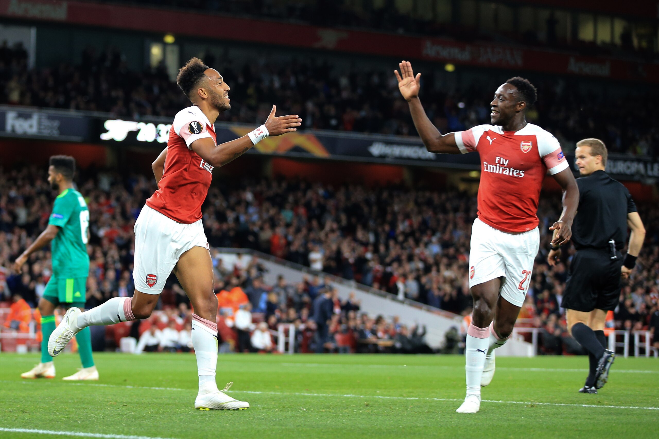 LONDON, ENGLAND - SEPTEMBER 20:  Pierre-Emerick Aubameyang of Arsenal celebrates scoring the opening goal with c during the UEFA Europa League Group E match between Arsenal and Vorskla Poltava at Emirates Stadium on September 20, 2018 in London, United Kingdom. (Photo by Marc Atkins/Getty Images)