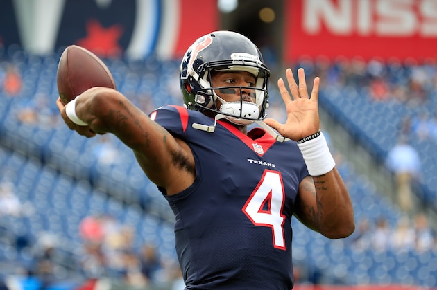 NASHVILLE, TN - SEPTEMBER 16: Deshaun Watson #4 of the Houstan Texans throws a pass before the game against the Tennessee Titans at Nissan Stadium on September 16, 2018 in Nashville, Tennessee.  (Photo by Andy Lyons/Getty Images)