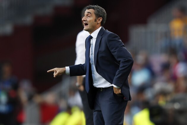 BARCELONA, SPAIN - SEPTEMBER 18: Ernesto Valverde Tejedor of FC Barcelona during the UEFA Champions League  match between FC Barcelona v PSV at the Camp Nou on September 18, 2018 in Barcelona Spain (Photo by Edwin van Zandvoort/Soccrates/Getty Images)