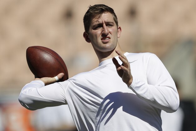 Arizona Cardinals quarterback Josh Rosen warm up before an NFL football game against the Los Angeles RamsSunday, Sept. 16, 2018, in Los Angeles. (AP Photo/Marcio Jose Sanchez)