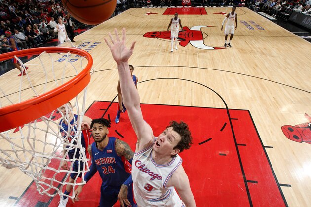 CHICAGO, IL - APRIL 11: Omer Asik #3 of the Chicago Bulls goes to the basket against the Detroit Pistons on April 11, 2018 at the United Center in Chicago, Illinois. NOTE TO USER: User expressly acknowledges and agrees that, by downloading and or using this Photograph, user is consenting to the terms and conditions of the Getty Images License Agreement. Mandatory Copyright Notice: Copyright 2018 NBAE (Photo by Gary Dineen/NBAE via Getty Images)