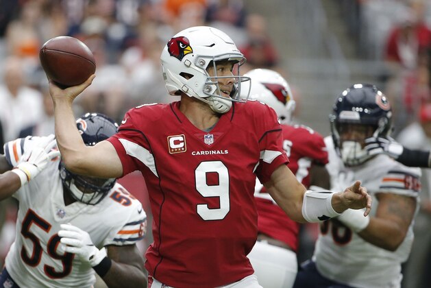 Arizona Cardinals quarterback Sam Bradford throws the ball against the Chicago Bears during the first half of an NFL football game, Sunday, Sept. 23, 2018, in Glendale, Ariz. (AP Photo/Rick Scuteri)