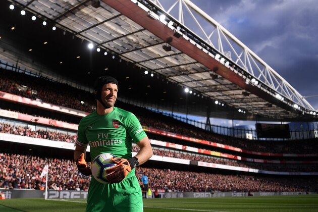 LONDON, ENGLAND - SEPTEMBER 23: Petr Cech of Arsenal looks on during the Premier League match between Arsenal FC and Everton FC at Emirates Stadium on September 23, 2018 in London, United Kingdom. (Photo by Laurence Griffiths/Getty Images)