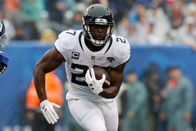 EAST RUTHERFORD, NJ - SEPTEMBER 09:  (NEW YORK DAILIES OUT)   Leonard Fournette #27 of the Jacksonville Jaguars in action against the New York Giants on September 9, 2018 at MetLife Stadium in East Rutherford, New Jersey. The Jaguars defeated the Giants 20-15.  (Photo by Jim McIsaac/Getty Images)