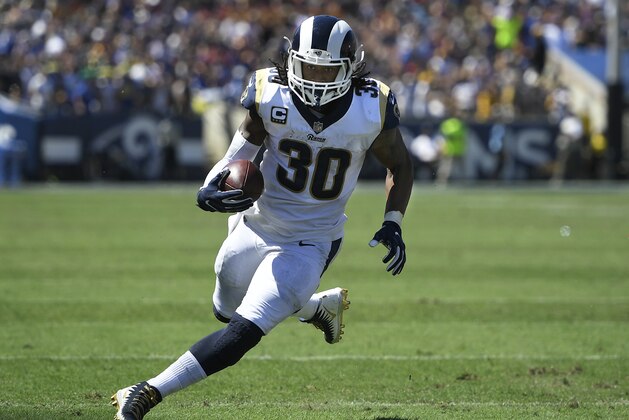 LOS ANGELES, CA - SEPTEMBER 16: Todd Gurley #30 of the Los Angeles Rams runs to the endzone against the Arizona Cardinals at Los Angeles Memorial Coliseum on September 16, 2018 in Los Angeles, California. (Photo by John McCoy/Getty Images)