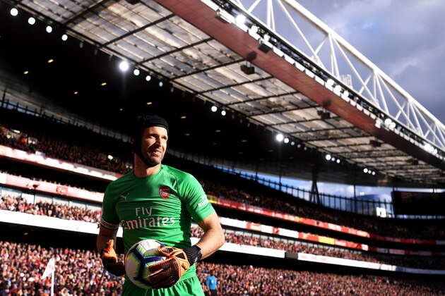 LONDON, ENGLAND - SEPTEMBER 23:  Petr Cech of Arsenal collects the ball during the Premier League match between Arsenal FC and Everton FC at Emirates Stadium on September 23, 2018 in London, United Kingdom.  (Photo by Laurence Griffiths/Getty Images)