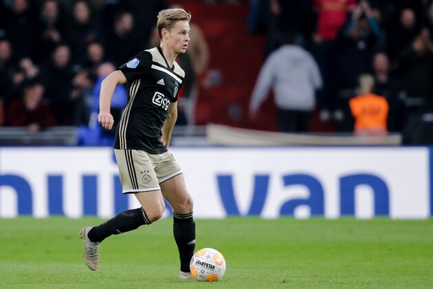 EINDHOVEN, NETHERLANDS - SEPTEMBER 23: Frenkie de Jong of Ajax during the Dutch Eredivisie  match between PSV v Ajax at the Philips Stadium on September 23, 2018 in Eindhoven Netherlands (Photo by Erwin Spek/Soccrates/Getty Images)