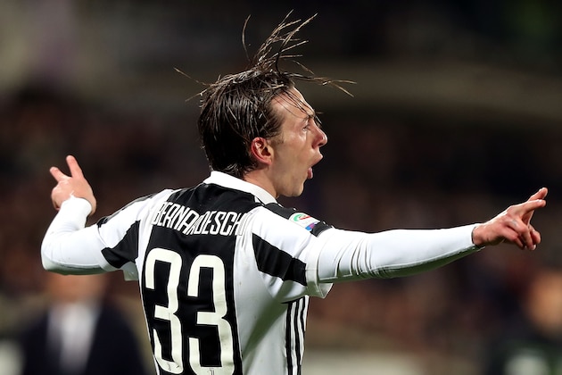 FLORENCE, ITALY - FEBRUARY 09: Federico Bernadeschi of Juventus celebrates after scoring a goal during the serie A match between ACF Fiorentina and Juventus at Stadio Artemio Franchi on February 9, 2018 in Florence, Italy.  (Photo by Gabriele Maltinti/Getty Images)