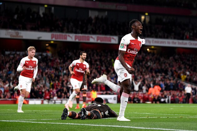 LONDON, ENGLAND - SEPTEMBER 26:  Danny Welbeck of Arsenal celebrates after he scores his sides second goal during the Carabao Cup Third Round match between Arsenal and Brentford at Emirates Stadium on September 26, 2018 in London, England.  (Photo by Shaun Botterill/Getty Images)