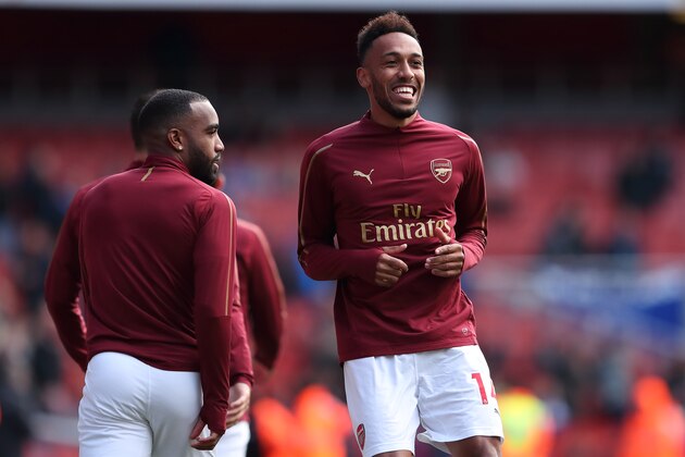 LONDON, ENGLAND - SEPTEMBER 23: Alexandre Lacazette of Arsenal and Pierre-Emerick Aubameyang of Arsenal warming up before the Premier League match between Arsenal FC and Everton FC at Emirates Stadium on September 23, 2018 in London, United Kingdom. (Photo by James Williamson - AMA/Getty Images)