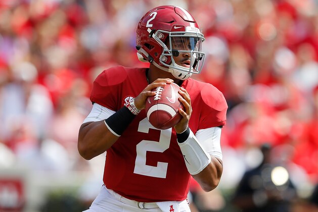 TUSCALOOSA, AL - SEPTEMBER 29:  Jalen Hurts #2 of the Alabama Crimson Tide looks to pass against the Louisiana Ragin Cajuns at Bryant-Denny Stadium on September 29, 2018 in Tuscaloosa, Alabama.  (Photo by Kevin C. Cox/Getty Images)