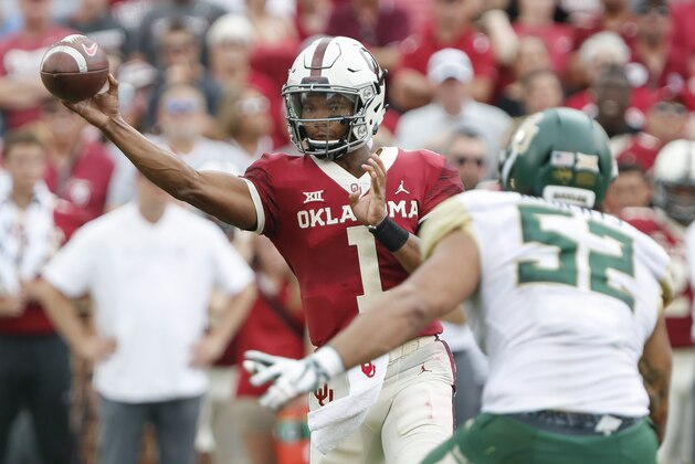 Oklahoma quarterback Kyler Murray (1) passes against Baylor in the first half of an NCAA college football game in Norman, Okla., Saturday, Sept. 29, 2018. (AP Photo/Alonzo Adams)