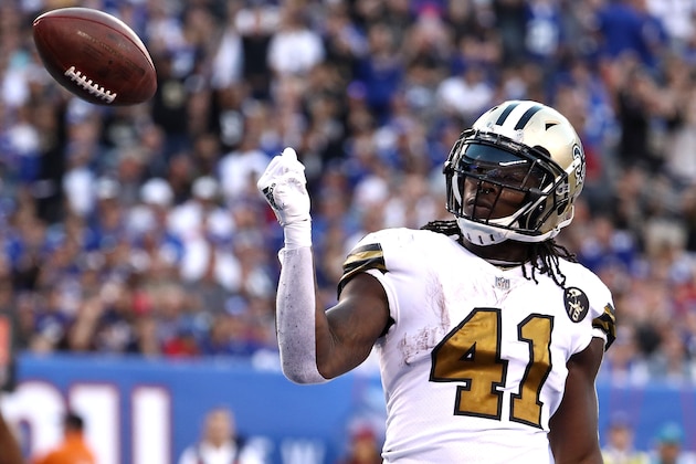 EAST RUTHERFORD, NJ - SEPTEMBER 30:  Alvin Kamara #41 of the New Orleans Saints celebrates after scoring a touchdown against the New York Giants during the third quarter at MetLife Stadium on September 30, 2018 in East Rutherford, New Jersey. (Photo by Al Bello/Getty Images)