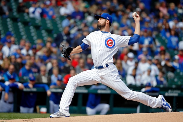 CHICAGO, IL - SEPTEMBER 29:  Cole Hamels #35 of the Chicago Cubs pitches against the St. Louis Cardinals during the first inning at Wrigley Field on September 29, 2018 in Chicago, Illinois.  (Photo by Jon Durr/Getty Images)