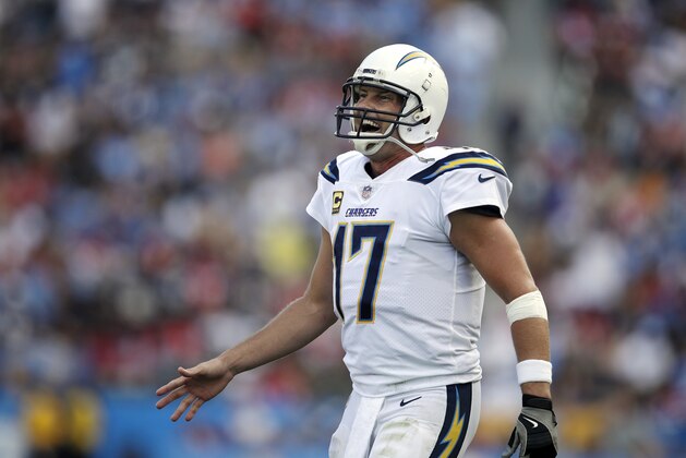Philip Rivers, de los Chargers de Los Ángeles, festeja luego de que sue equipo anotó ante los 49ers de San Francisco, el domingo 30 de septiembre de 2018 (AP Foto/Jae Hong)