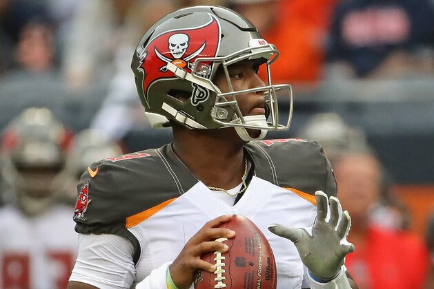 CHICAGO, IL - SEPTEMBER 30:   Jameis Winston #3 of the Tampa Bay Buccaneers looks for a receiver against the Chicago Bears at Soldier Field on September 30, 2018 in Chicago, Illinois. The Bears defeated the Buccaneers 48-10. Photo by Jonathan Daniel/Getty Images)