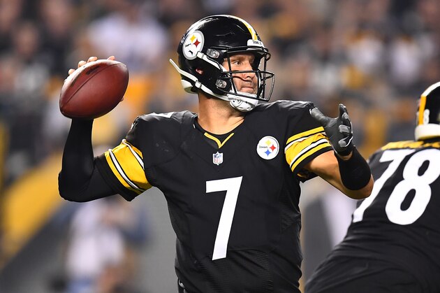 PITTSBURGH, PA - SEPTEMBER 30: Ben Roethlisberger #7 of the Pittsburgh Steelers drops back to pass in the first quarter during the game against the Baltimore Ravens at Heinz Field on September 30, 2018 in Pittsburgh, Pennsylvania. (Photo by Joe Sargent/Getty Images)