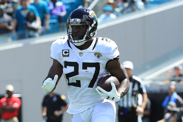 JACKSONVILLE, FL - SEPTEMBER 30:  Leonard Fournette #27 of the Jacksonville Jaguars runs for yardage during the game against the New York Jets on September 30, 2018 in Jacksonville, Florida.  (Photo by Sam Greenwood/Getty Images)