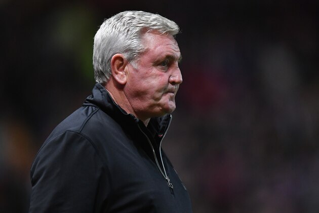 BRISTOL, ENGLAND - SEPTEMBER 28:  Aston Villa coach Steve Bruce before the Sky Bet Championship match between Bristol City and Aston Villa at Ashton Gate on September 28, 2018 in Bristol, England.  (Photo by Dan Mullan/Getty Images)