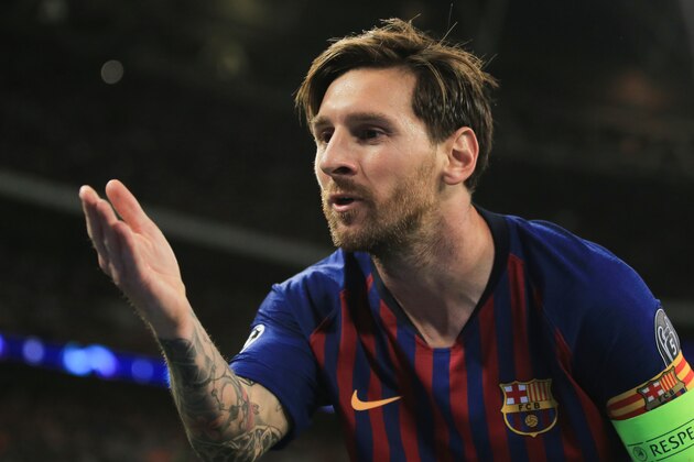 LONDON, ENGLAND - OCTOBER 03: Lionel Messi of FC Barcelona celebrates scoring their 3rd goal during the Group B match of the UEFA Champions League between Tottenham Hotspur and FC Barcelona at Wembley Stadium on October 3, 2018 in London, United Kingdom. (Photo by Marc Atkins/Getty Images)