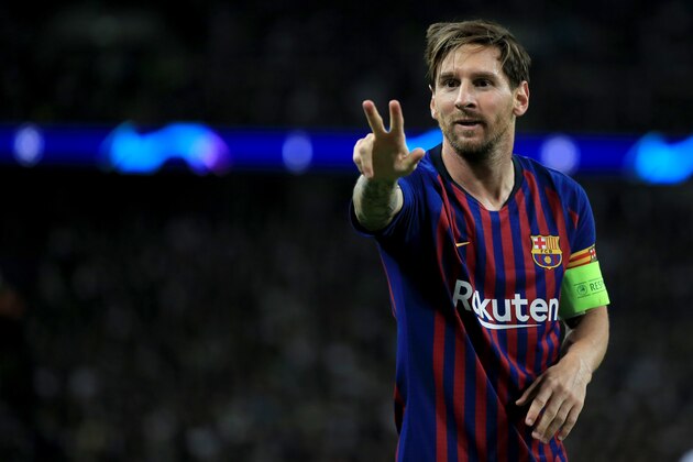 LONDON, ENGLAND - OCTOBER 03: Lionel Messi of FC Barcelona celebrates their 3rd goal during the Group B match of the UEFA Champions League between Tottenham Hotspur and FC Barcelona at Wembley Stadium on October 3, 2018 in London, United Kingdom. (Photo by Marc Atkins/Getty Images)
