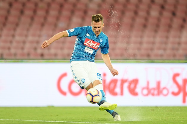 NAPLES, ITALY - SEPTEMBER 26: Arkadiusz Milik of SSC Napoli scores the 2-0 goal during the serie A match between SSC Napoli and Parma Calcio at Stadio San Paolo on September 26, 2018 in Naples, Italy.  (Photo by Francesco Pecoraro/Getty Images)