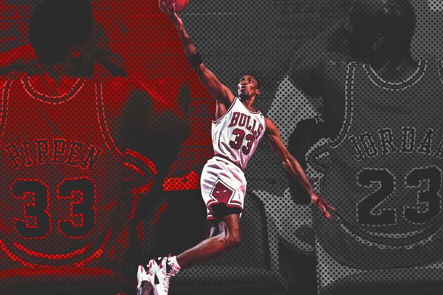 NEW YORK CITY - MAY 22:  Scottie Pippen #33 of the Chicago Bulls handles the ball during the game against the New York Knicks during Game Seven of the 1994 Eastern Conference Semifinals on May 22, 1994 at Madison Square Garden in New York City. NOTE TO USER: User expressly acknowledges and agrees that, by downloading and or using this photograph, User is consenting to the terms and conditions of the Getty Images License Agreement. Mandatory Copyright Notice: Copyright 1994 NBAE (Photo by Nathaniel S. Butler/NBAE via Getty Images)