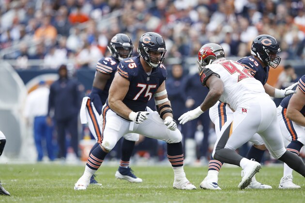 CHICAGO, IL - SEPTEMBER 30: Kyle Long #75 of the Chicago Bears in action during the game against the Tampa Bay Buccaneers at Soldier Field on September 30, 2018 in Chicago, Illinois. The Bears won 48-10. (Photo by Joe Robbins/Getty Images)