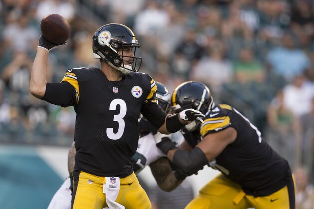 PHILADELPHIA, PA - AUGUST 09: Landry Jones #3 of the Pittsburgh Steelers passes the ball during the preseason game against the Philadelphia Eagles at Lincoln Financial Field on August 9, 2018 in Philadelphia, Pennsylvania. (Photo by Mitchell Leff/Getty Images)