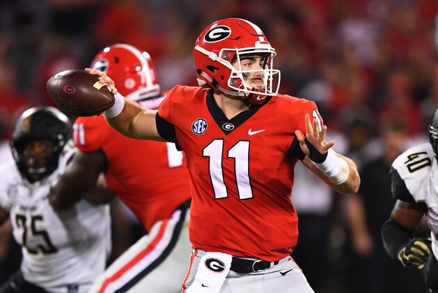 ATHENS, GA - OCTOBER 6: Jake Fromm #11 of the Georgia Bulldogs passes against the Vanderbilt Commodores on October 6, 2018 at Sanford Stadium in Athens, Georgia. (Photo by Scott Cunningham/Getty Images)