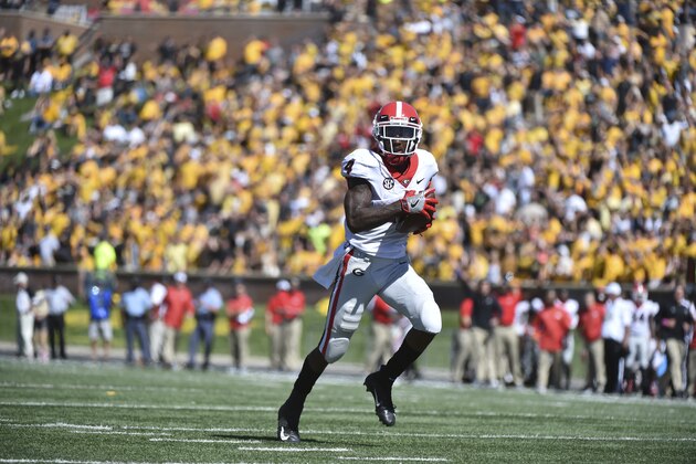 COLUMBIA, MO - SEPTEMBER 22: Wide receiver Mecole Hardman #4 of the Georgia Bulldogs catches a pass against the Missouri Tigers at Memorial Stadium on September 22, 2018 in Columbia, Missouri. (Photo by Ed Zurga/Getty Images)