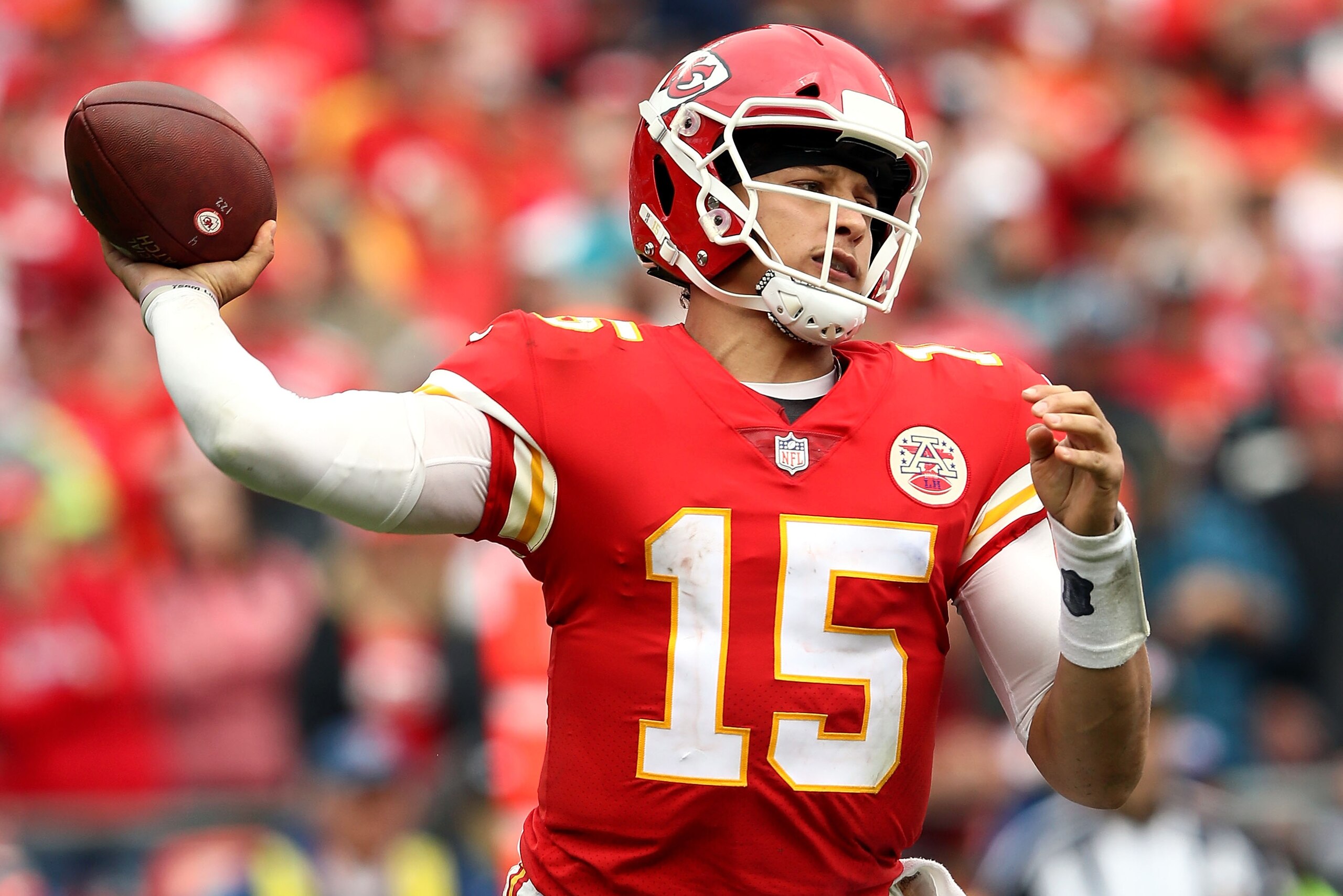 KANSAS CITY, MO - OCTOBER 07:  Quareterback Patrick Mahomes #15 of the Kansas City Chiefs passes during the game against the Jacksonville Jaguars at Arrowhead Stadium on October 7, 2018 in Kansas City, Missouri.  (Photo by Jamie Squire/Getty Images)