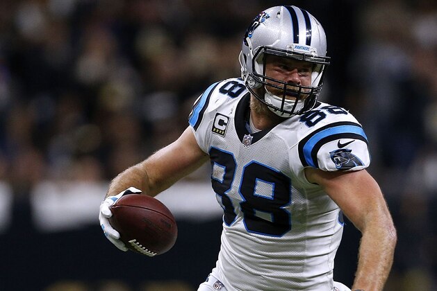 NEW ORLEANS, LA - JANUARY 07:  Greg Olsen #88 of the Carolina Panthers runs with the ball during the NFC Wild Card playoff game against the New Orleans Saints at the Mercedes-Benz Superdome on January 7, 2018 in New Orleans, Louisiana.  (Photo by Jonathan Bachman/Getty Images)