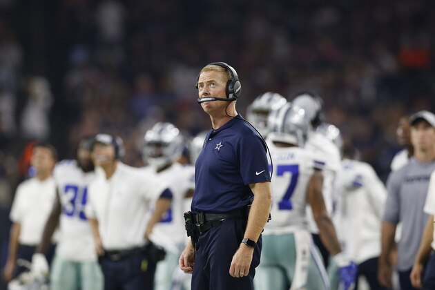 HOUSTON, TX - OCTOBER 07:  Head coach Jason Garrett of the Dallas Cowboys looks on from the sideline in the second quarter against the Houston Texans at NRG Stadium on October 7, 2018 in Houston, Texas.  (Photo by Tim Warner/Getty Images)