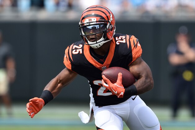 CHARLOTTE, NC - SEPTEMBER 23:  Giovani Bernard #25 of the Cincinnati Bengals runs against the Carolina Panthers during their game at Bank of America Stadium on September 23, 2018 in Charlotte, North Carolina.  (Photo by Grant Halverson/Getty Images)