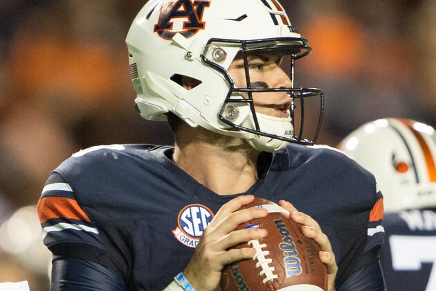 AUBURN, AL - SEPTEMBER 22: Quarterback Jarrett Stidham #8 of the Auburn Tigers looks to throw a pass during their game against the Arkansas Razorbacks at Jordan-Hare Stadium on September 22, 2018 in Auburn, Alabama. (Photo by Michael Chang/Getty Images) AUBURN, AL - SEPTEMBER 22: Quarterback Jarrett Stidham #8 of the Auburn Tigers looks to throw a pass during their game against the Arkansas Razorbacks at Jordan-Hare Stadium on September 22, 2018 in Auburn, Alabama. (Photo by Michael Chang/Getty Images)