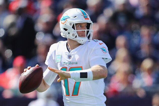 FOXBOROUGH, MA - SEPTEMBER 30:  Ryan Tannehill #17 of the Miami Dolphins looks to throw a pass during the first half against the New England Patriots at Gillette Stadium on September 30, 2018 in Foxborough, Massachusetts.  (Photo by Maddie Meyer/Getty Images)