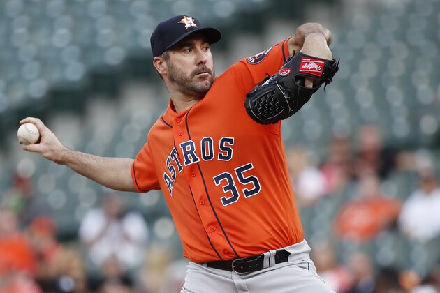 BALTIMORE, MD - SEPTEMBER 29: Starting pitcher Justin Verlander #35 of the Houston Astros pitches in the first inning against the Baltimore Orioles during Game One of a doubleheader at Oriole Park at Camden Yards on September 29, 2018 in Baltimore, Maryland. (Photo by Patrick McDermott/Getty Images)