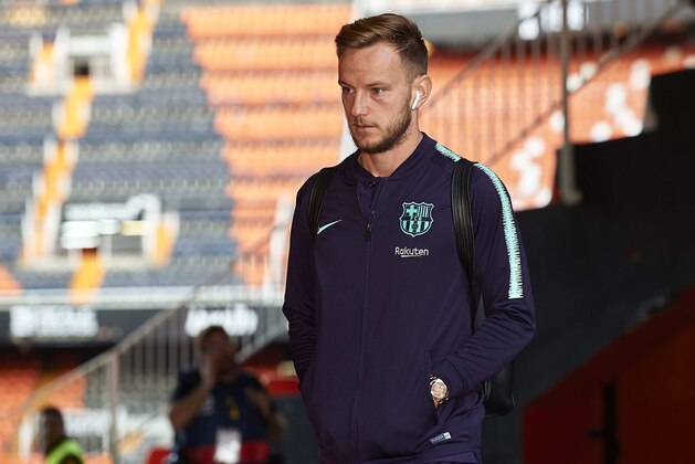 VALENCIA, SPAIN - OCTOBER 07:  Ivan Rakitic of Barcelona arrives for the La Liga match between Valencia CF and FC Barcelona at Estadio Mestalla on October 7, 2018 in Valencia, Spain.  (Photo by Manuel Queimadelos Alonso/Getty Images)