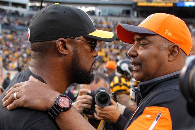 PITTSBURGH, PA - NOVEMBER 01:  Head Coach Mike Tomlin of the Pittsburgh Steelers and Head Coach Marvin Lewis of the Cincinnati Bengals talk at the end of the game at Heinz Field on November 1, 2015 in Pittsburgh, Pennsylvania.  (Photo by Justin K. Aller/Getty Images)