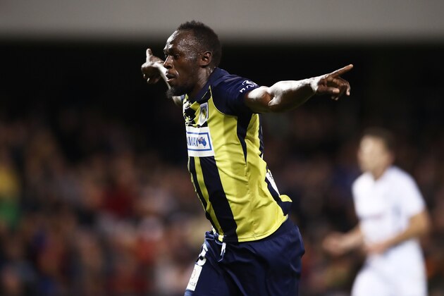 SYDNEY, AUSTRALIA - OCTOBER 12:  Usain Bolt of the Mariners celebrates scoring a goal during the pre-season friendly match between the Central Coast Mariners and Macarthur South West United at Campbelltown Sports Stadium on October 12, 2018 in Sydney, Australia.  (Photo by Matt King/Getty Images)