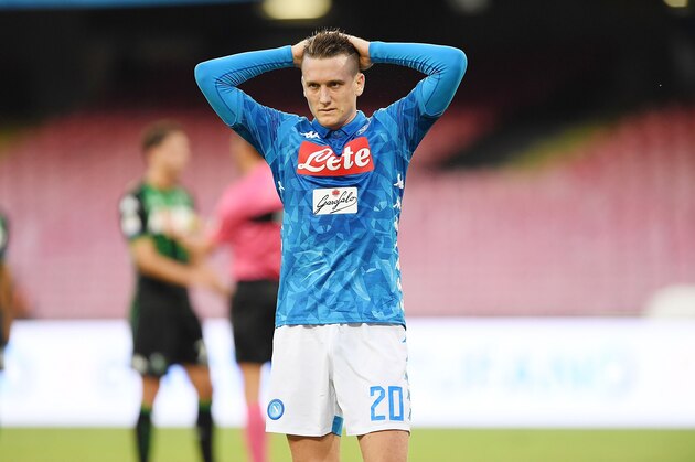 NAPLES, ITALY - OCTOBER 07: Piotr Zielinski of SSC Napoli reacts during the Serie A match between SSC Napoli and US Sassuolo at Stadio San Paolo on October 7, 2018 in Naples, Italy.  (Photo by Francesco Pecoraro/Getty Images)