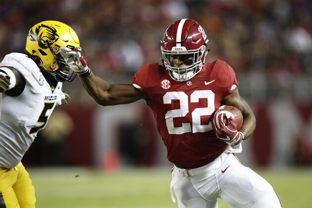 TUSCALOOSA, AL - OCTOBER 13: Najee Harris #22 of the Alabama Crimson Tide runs with the ball in the second quarter of the game against the Missouri Tigers at Bryant-Denny Stadium on October 13, 2018 in Tuscaloosa, Alabama. (Photo by Joe Robbins/Getty Images)
