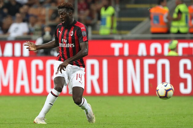 MILAN, ITALY - SEPTEMBER 23:  Tiemoue Bakayoko of AC Milan in action during the serie A match between AC Milan and Atalanta BC at Stadio Giuseppe Meazza on September 23, 2018 in Milan, Italy.  (Photo by Marco Luzzani/Getty Images)