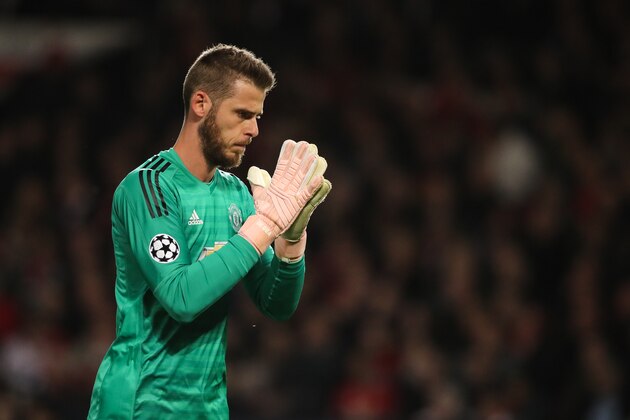 MANCHESTER, ENGLAND - OCTOBER 02:  David de Gea of Manchester United applauds the fans during the Group H match of the UEFA Champions League between Manchester United and Valencia at Old Trafford on October 2, 2018 in Manchester, United Kingdom. (Photo by Matthew Ashton - AMA/Getty Images)