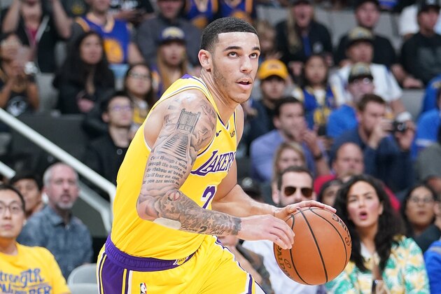 SAN JOSE, CA - OCTOBER 12:  Lonzo Ball #2 of the Los Angeles Lakers drives towards the basektet against the Golden State Warriors during the first half of their NBA basketball game at SAP Center on October 12, 2018 in San Jose, California. NOTE TO USER: User expressly acknowledges and agrees that, by downloading and or using this photograph, User is consenting to the terms and conditions of the Getty Images License Agreement.  (Photo by Thearon W. Henderson/Getty Images)