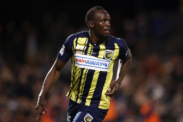 SYDNEY, AUSTRALIA - OCTOBER 12:  Usain Bolt of the Mariners celebrates scoring his first goal during the pre-season friendly match between the Central Coast Mariners and Macarthur South West United at Campbelltown Sports Stadium on October 12, 2018 in Sydney, Australia.  (Photo by Matt King/Getty Images)