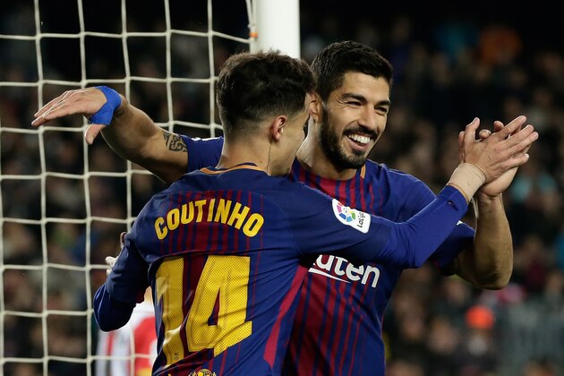 BARCELONA, SPAIN - FEBRUARY 24: Philippe Coutinho of FC Barcelona celebrates 5-1 with Luis Suarez of FC Barcelona during the La Liga Santander  match between FC Barcelona v Girona at the Camp Nou on February 24, 2018 in Barcelona Spain (Photo by Eric Verhoeven/Soccrates/Getty Images)