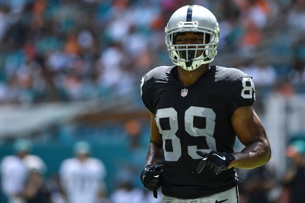 MIAMI, FL - SEPTEMBER 23: Amari Cooper #89 of the Oakland Raiders in action against the Miami Dolphins at Hard Rock Stadium on September 23, 2018 in Miami, Florida. (Photo by Mark Brown/Getty Images)