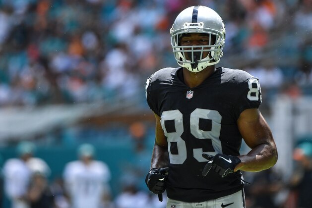 MIAMI, FL - SEPTEMBER 23: Amari Cooper #89 of the Oakland Raiders in action against the Miami Dolphins at Hard Rock Stadium on September 23, 2018 in Miami, Florida. (Photo by Mark Brown/Getty Images)